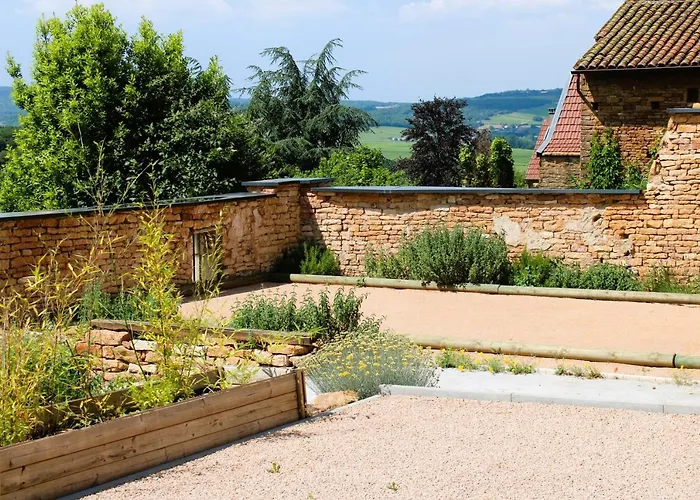 Le Clos Des Pierres Rouges